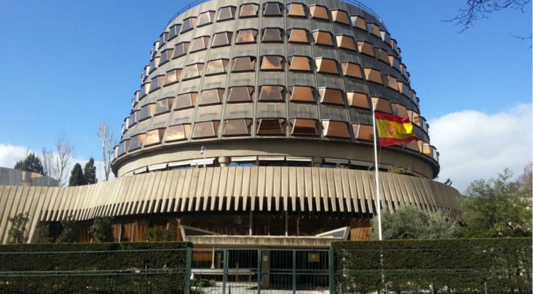 Fachada del Constitucional. Fachada del Constitucional.