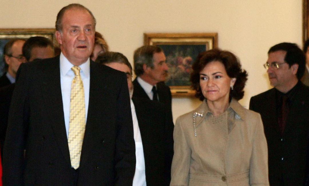 Carmen Calvo, con el rey emérito en una foto tomada en 2004. Carmen Calvo, con el rey emérito en una foto tomada en 2004.