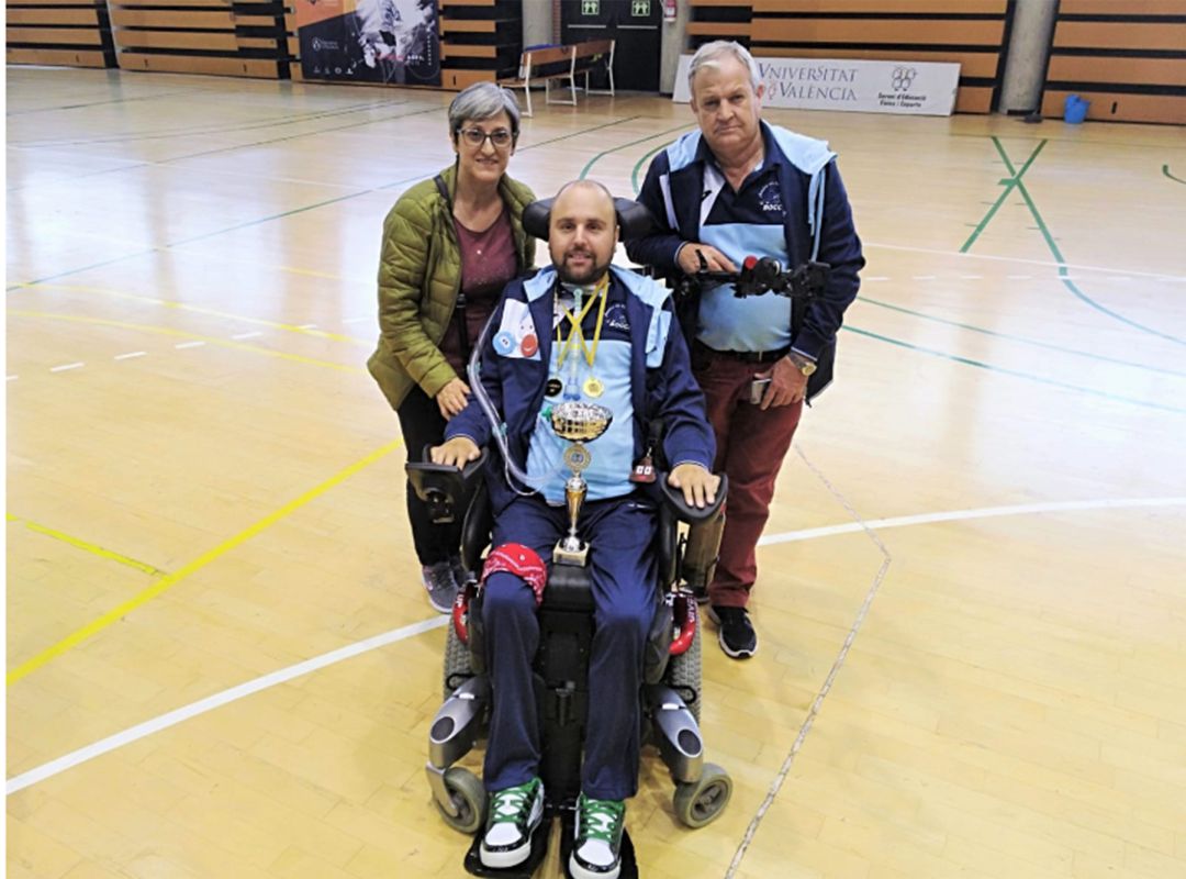 Iván con sus familiares. Iván con sus familiares.