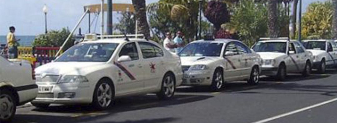 En San Bartolomé "ahora mismo con la ayuda de ellos y la ayuda del Cabildo ya tienen 1.600 euros para las ayudas del Covid". En San Bartolomé "ahora mismo con la ayuda de ellos y la ayuda del Cabildo ya tienen 1.600 euros para las ayudas del Covid".