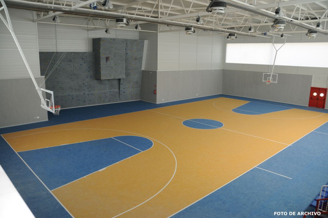 Pista deportiva en Móstoles Pista deportiva en Móstoles
