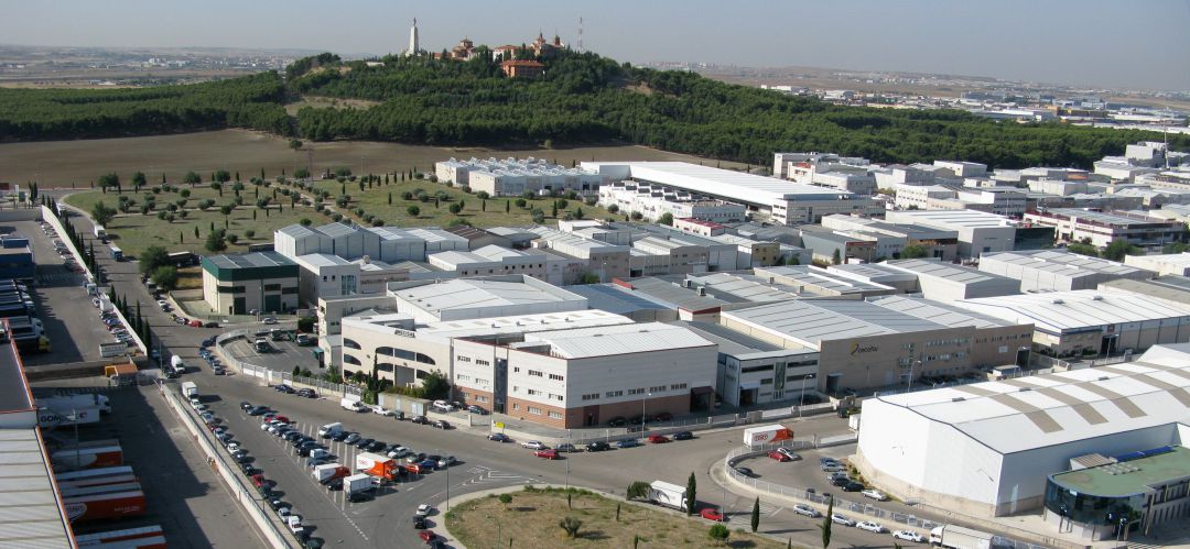 El nuevo desarrollo industrial se encuentra junto al Cerro de los Ángeles. El nuevo desarrollo industrial se encuentra junto al Cerro de los Ángeles.