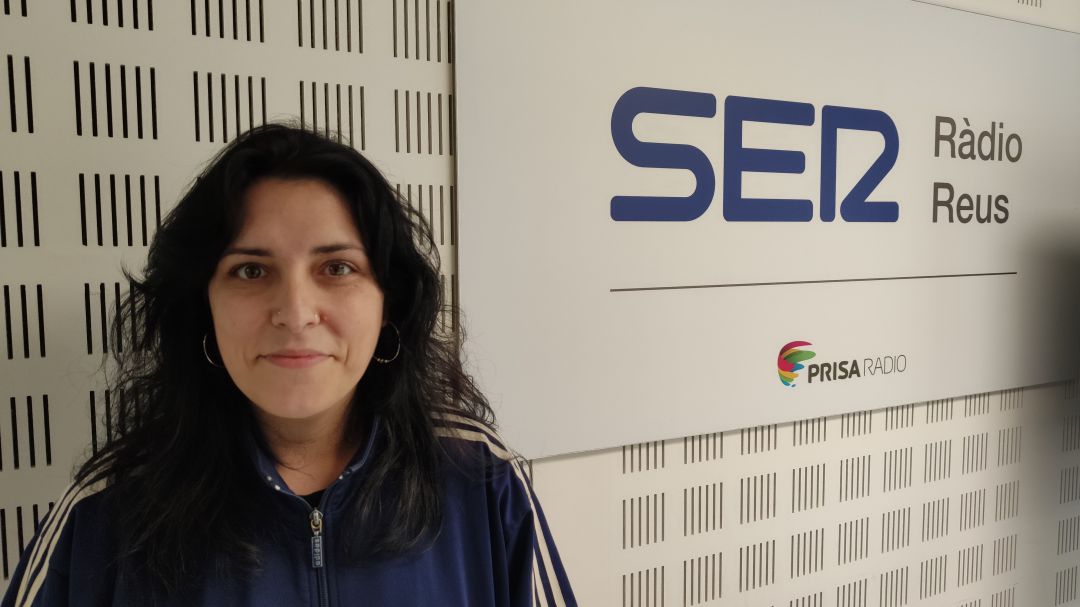 Laura Recasens als estudis de Ràdio Reus. Laura Recasens als estudis de Ràdio Reus.