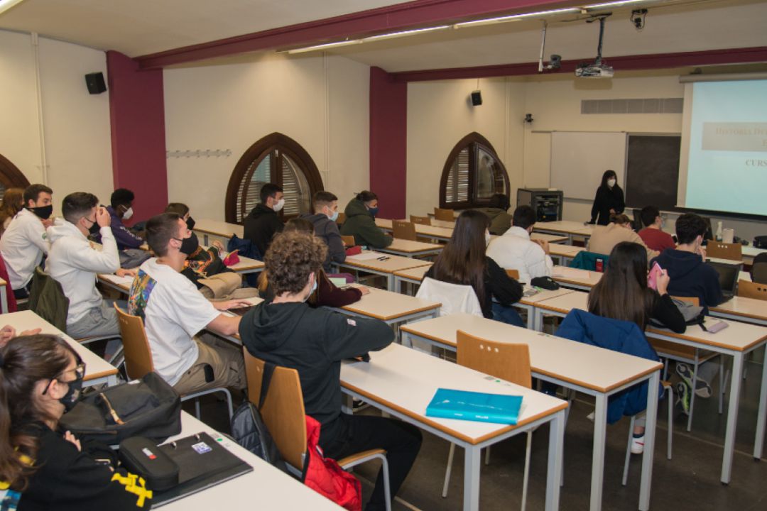 Clase de primer grado en la Universitat de Lleida Clase de primer grado en la Universitat de Lleida