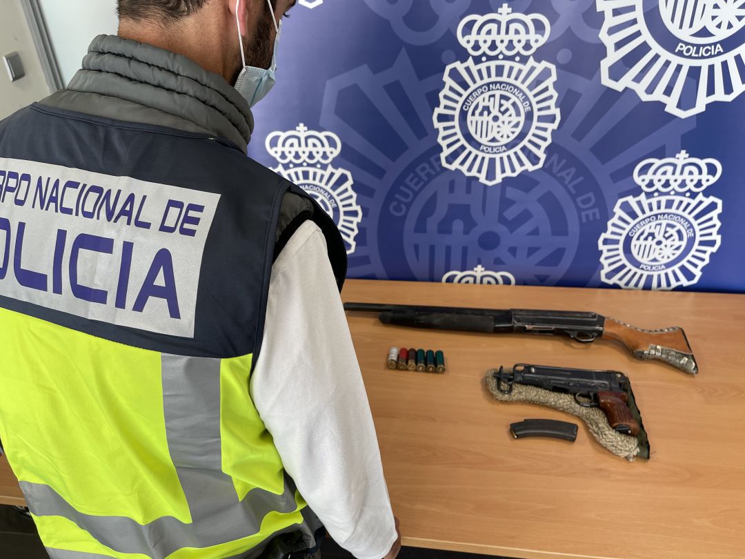 Armas incautadas por los agentes Armas incautadas por los agentes