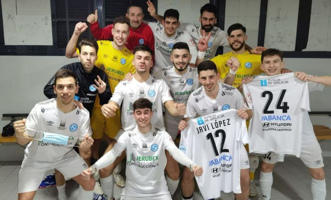 Los integrantes del Santiago Futsal pudieron celebrar una victoria por segundo sábado consecutivo Los integrantes del Santiago Futsal pudieron celebrar una victoria por segundo sábado consecutivo