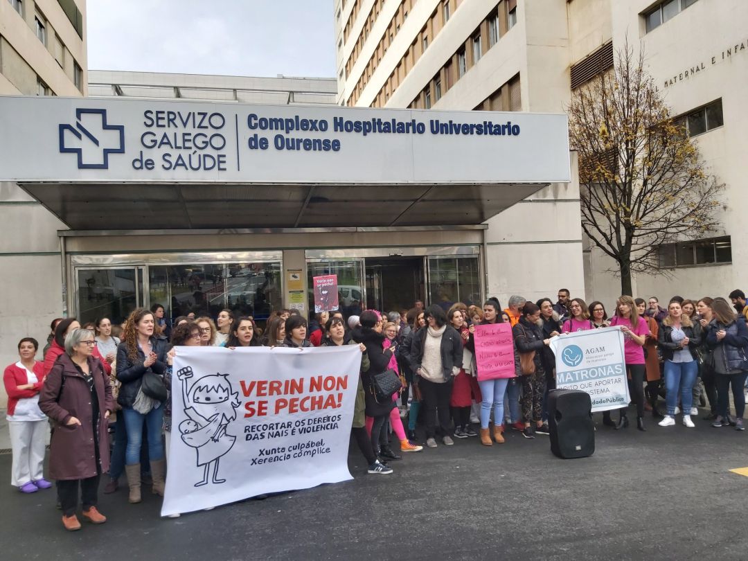 Protestas contra el cierre del paritorio de Verín Protestas contra el cierre del paritorio de Verín