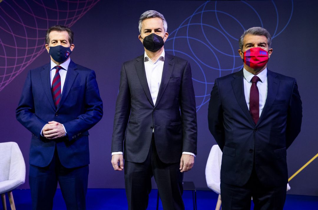 Debate entre los candidatos a la presidencia del FC Barcelona; Toni Freixa, Víctor Font y Joan Laporta (de izquierda a derecha) Debate entre los candidatos a la presidencia del FC Barcelona; Toni Freixa, Víctor Font y Joan Laporta (de izquierda a derecha)