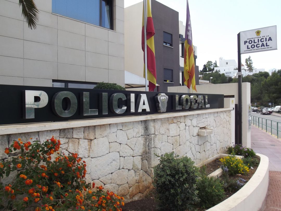Retén de la Policía en Santa Eulària Retén de la Policía en Santa Eulària