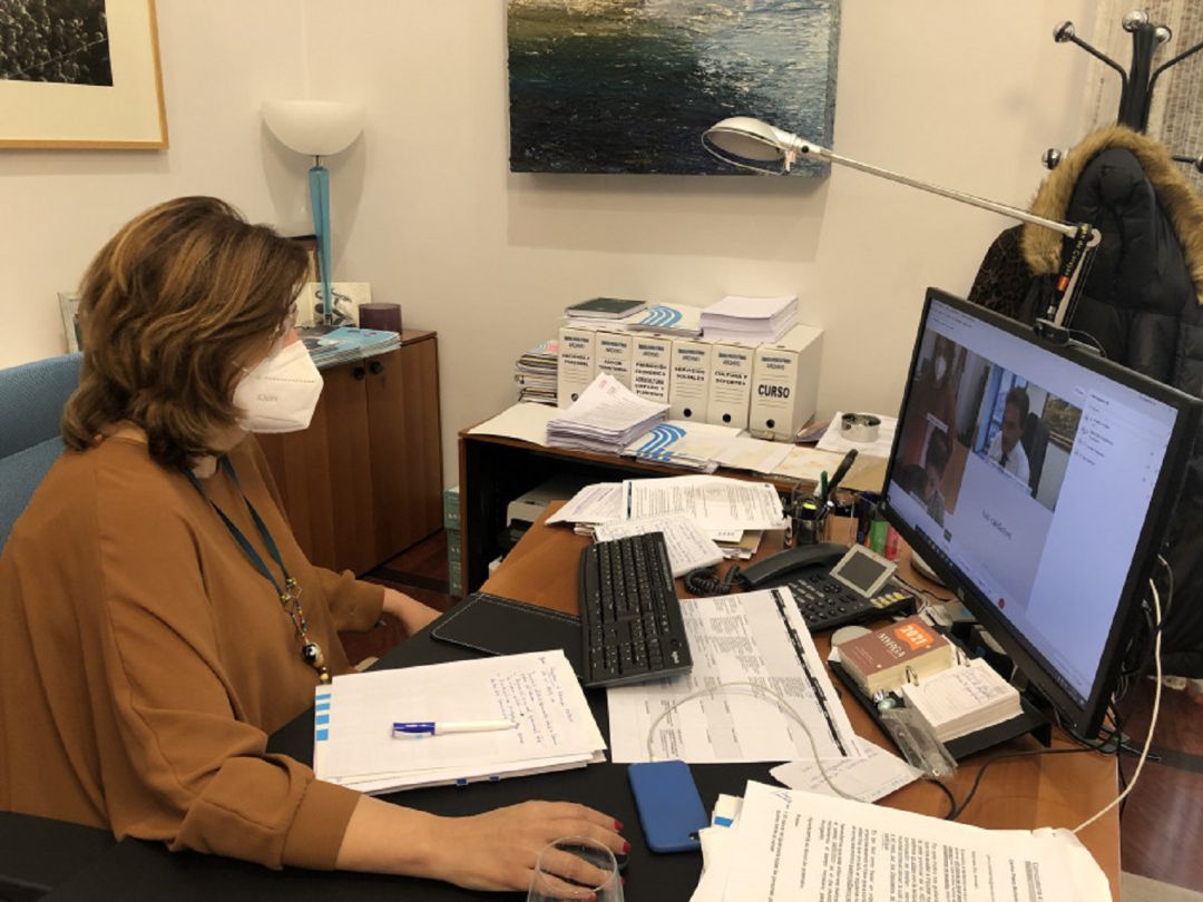 La presidenta de la Diputación de Palencia mantuvo un contacto con responsables de Unicaja para buscar alternativas al cierre de sucursales en la provincia y la desaparición de servicios móviles de banca La presidenta de la Diputación de Palencia mantuvo un contacto con responsables de Unicaja para buscar alternativas al cierre de sucursales en la provincia y la desaparición de servicios móviles de banca