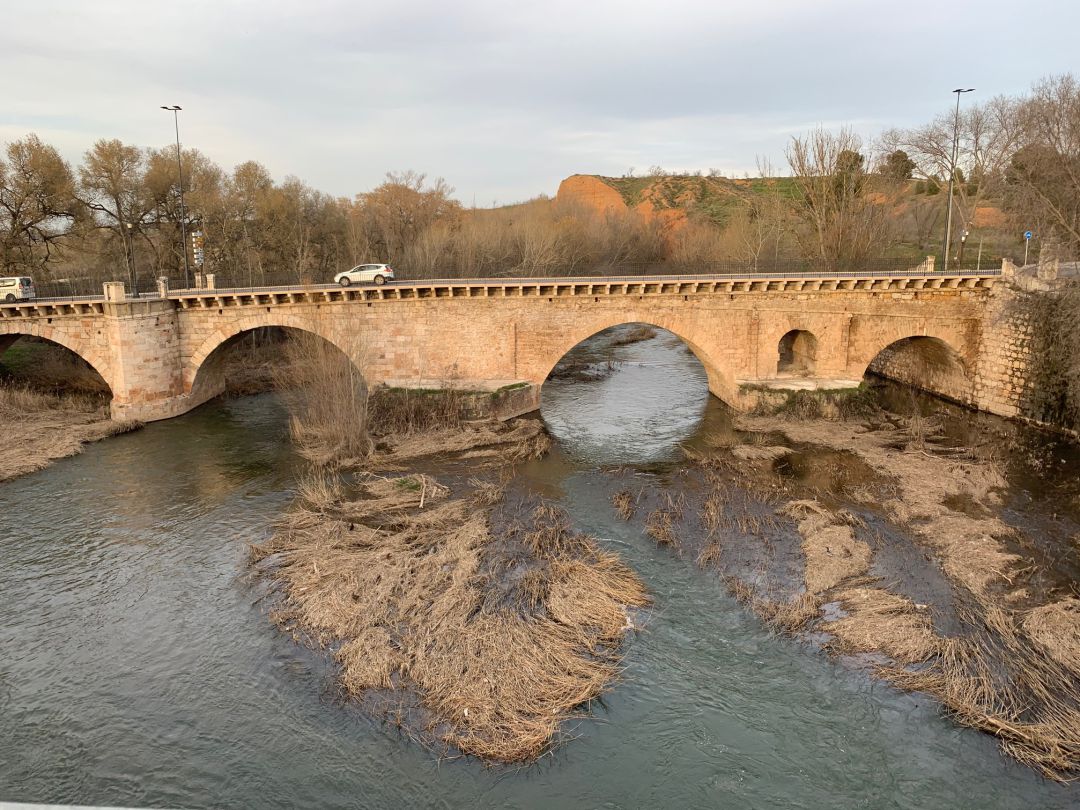 Puente sobre el río Henares en Guadalajara Puente sobre el río Henares en Guadalajara
