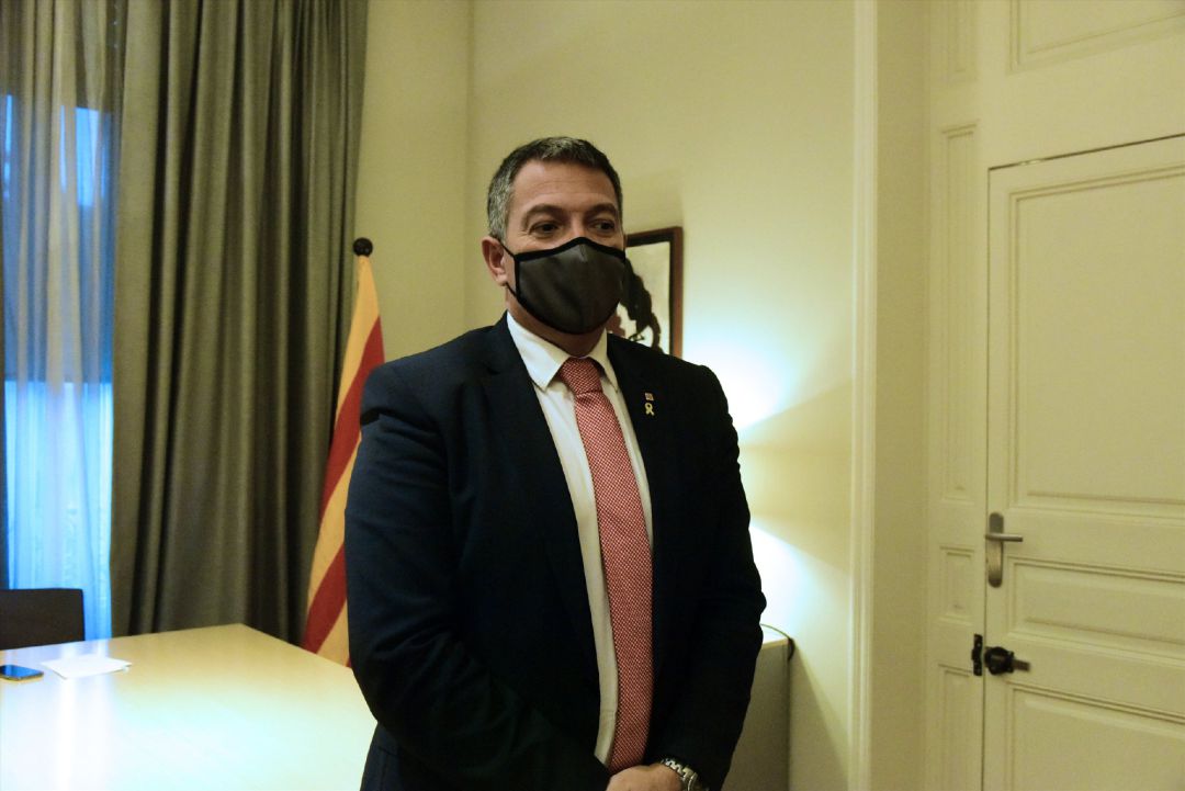 Archivo - El conseller de Interior, Miquel Sàmper durante una reunión del comité de crisis de la Conselleria de Interior por el Covid, en Barcelona, Catalunya (España), a 18 de diciembre de 2020. Archivo - El conseller de Interior, Miquel Sàmper durante una reunión del comité de crisis de la Conselleria de Interior por el Covid, en Barcelona, Catalunya (España), a 18 de diciembre de 2020.