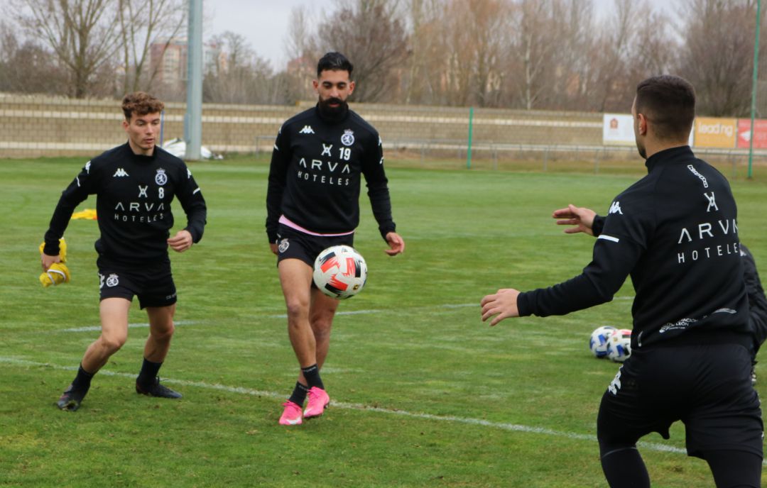 Bravo y Álvaro Juan, durante un entrenamiento Bravo y Álvaro Juan, durante un entrenamiento