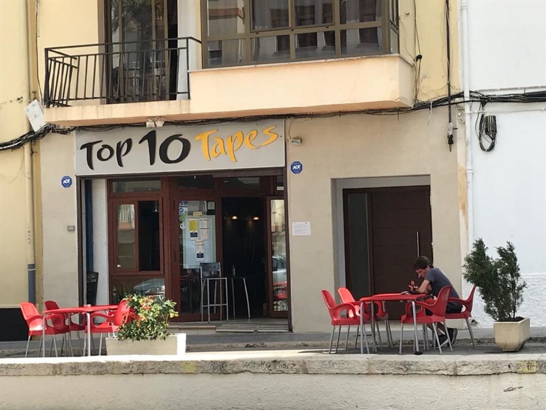 Terraza de un bar de Benissa. Terraza de un bar de Benissa.