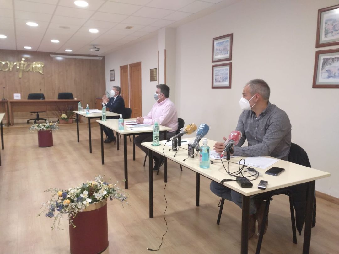 Rueda de prensa conjunta de los representantes de CCOO, UGT y CEOE Ávila Rueda de prensa conjunta de los representantes de CCOO, UGT y CEOE Ávila