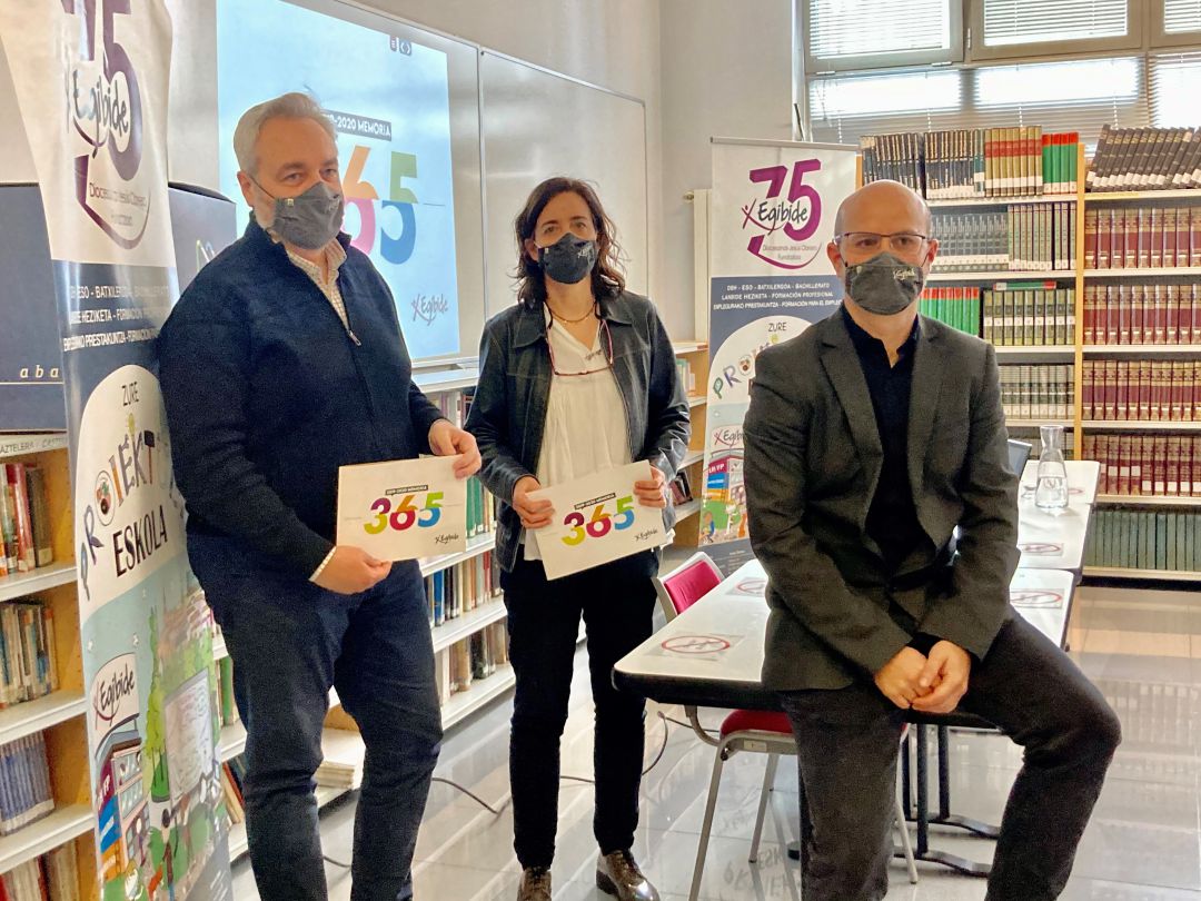 De izquierda a derecha: José Ignacio Eguizábal, Director General de Egibide; Mila Álvarez de Eulate, directora de Identidad y Misión; y Xabier López de Santiago, director de Formación Profesional De izquierda a derecha: José Ignacio Eguizábal, Director General de Egibide; Mila Álvarez de Eulate, directora de Identidad y Misión; y Xabier López de Santiago, director de Formación Profesional