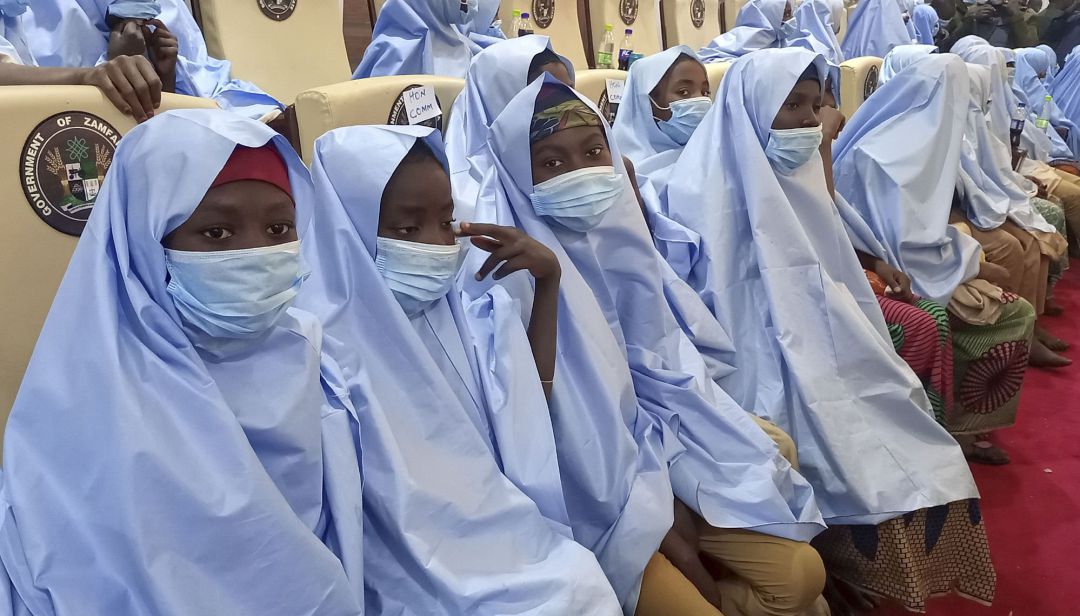 Jóvenes estudiantes en Nigeria. Jóvenes estudiantes en Nigeria.