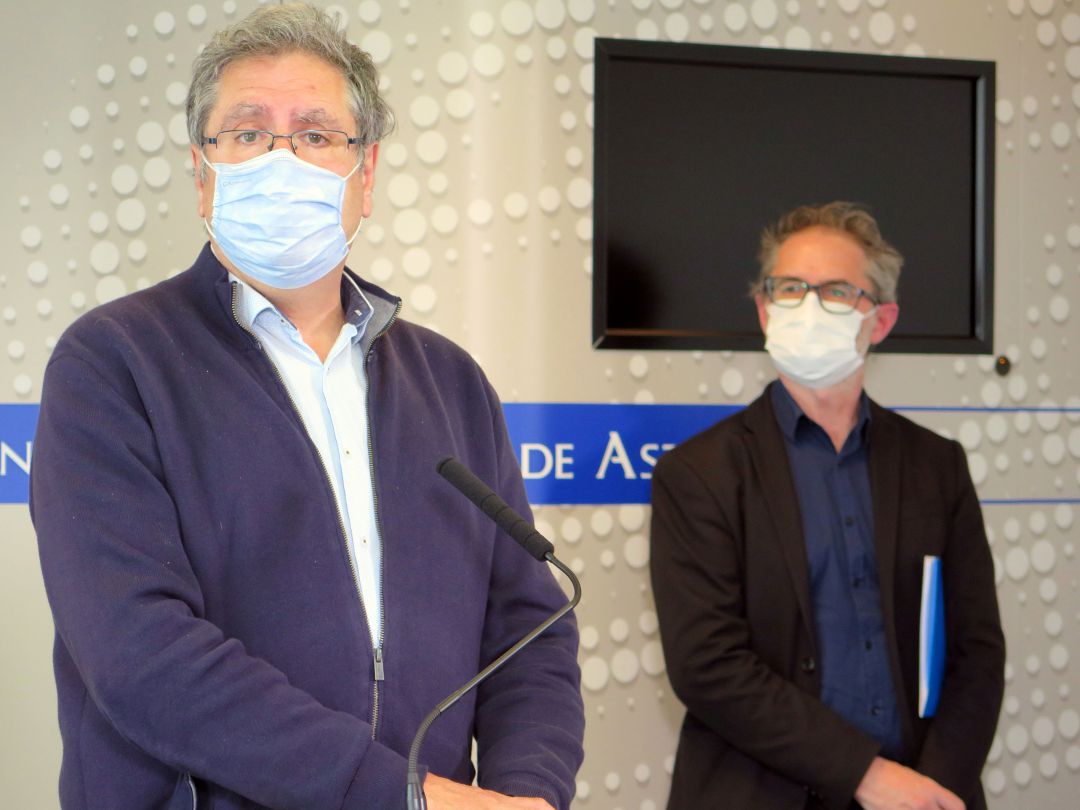 El coordinador del Observatorio de la Salud del Principado de Asturias, Mario Margolles (izquierda), y el Director General de Salud Pública, Rafael Cofiño (derecha), en rueda de prensa El coordinador del Observatorio de la Salud del Principado de Asturias, Mario Margolles (izquierda), y el Director General de Salud Pública, Rafael Cofiño (derecha), en rueda de prensa