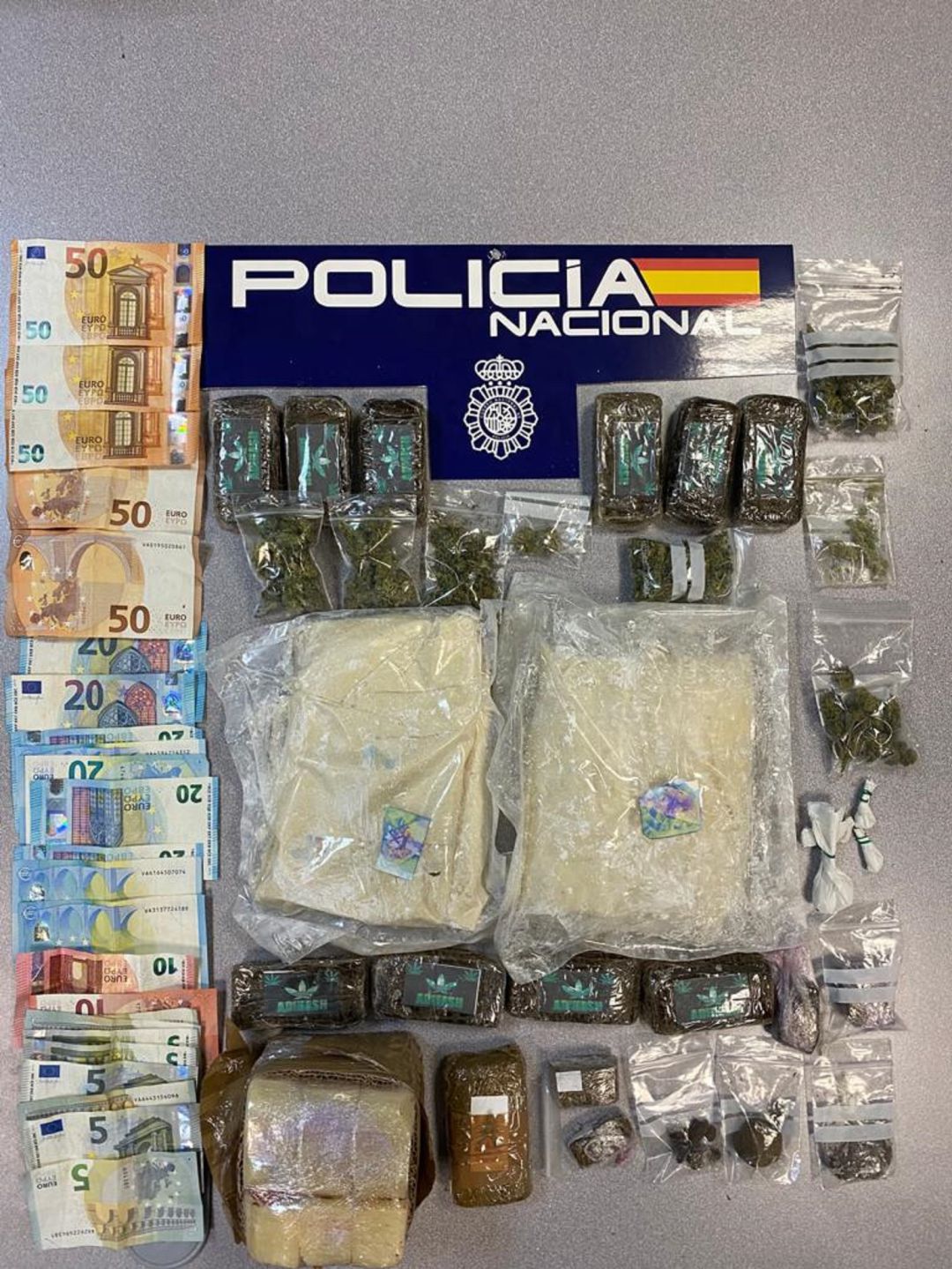 La pareja detenida tiene tres hijos de corta edad La pareja detenida tiene tres hijos de corta edad