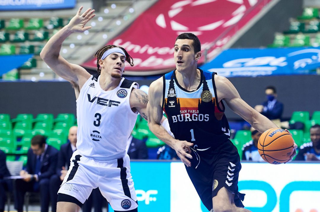 Dejan Kravic en el partido ante el VEF Riga Dejan Kravic en el partido ante el VEF Riga