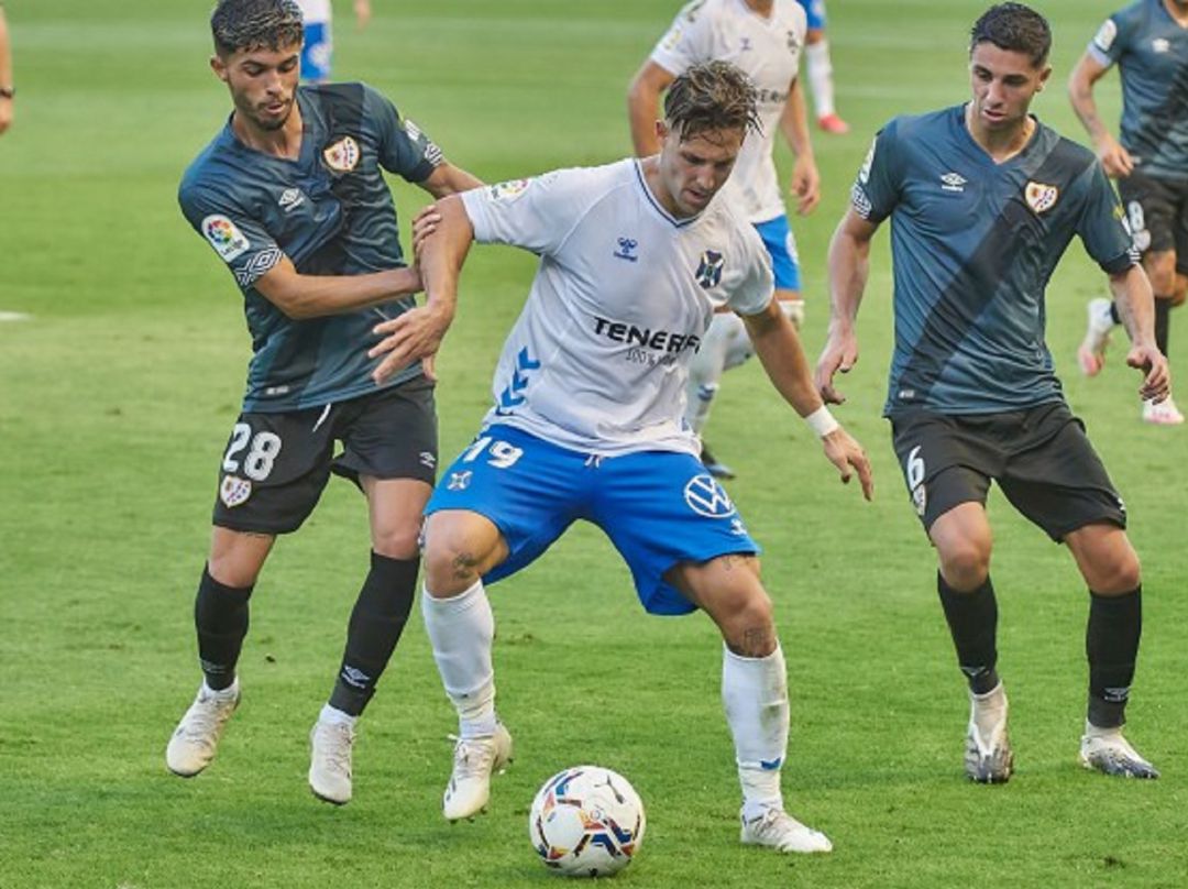 Fran Sol, en el duelo liguero contra el Rayo. Fran Sol, en el duelo liguero contra el Rayo.