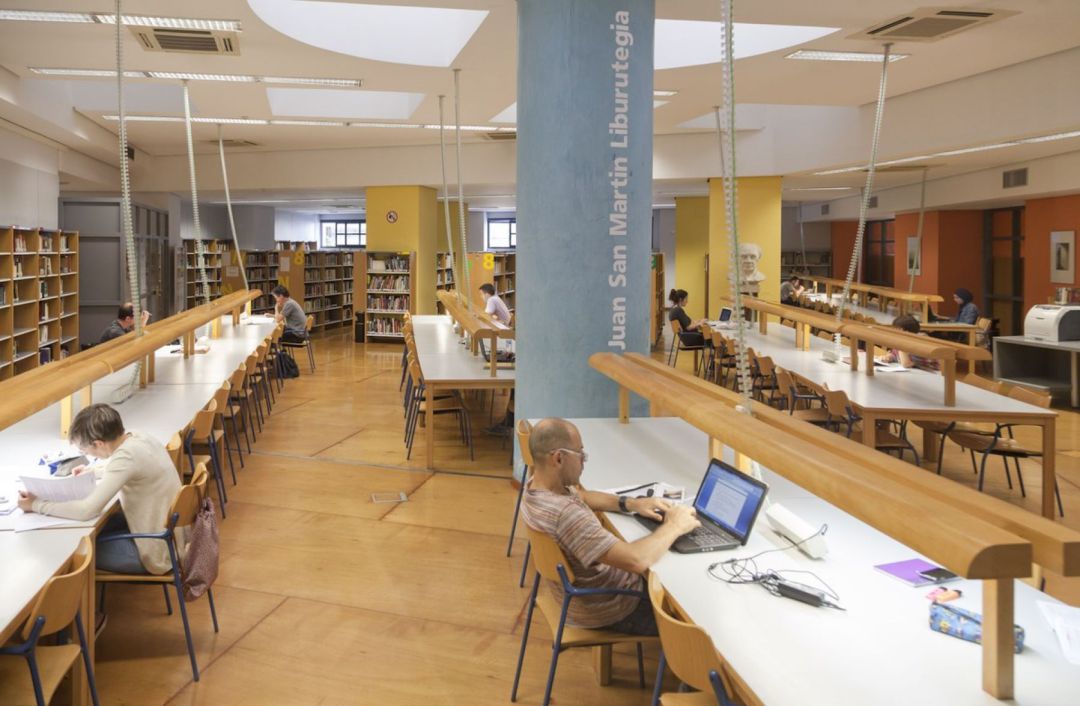 Biblioteca municipal Juan San Martín de Eibar Biblioteca municipal Juan San Martín de Eibar