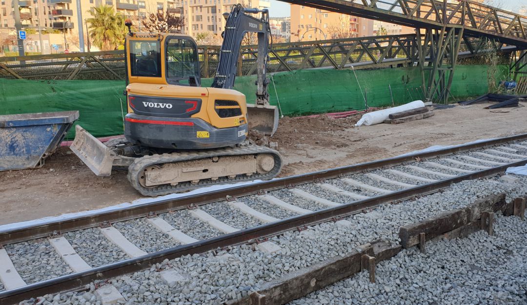 Una obra ferroviaria en Granada. El empleo público es, siempre, una esperanza en época de crisis Una obra ferroviaria en Granada. El empleo público es, siempre, una esperanza en época de crisis