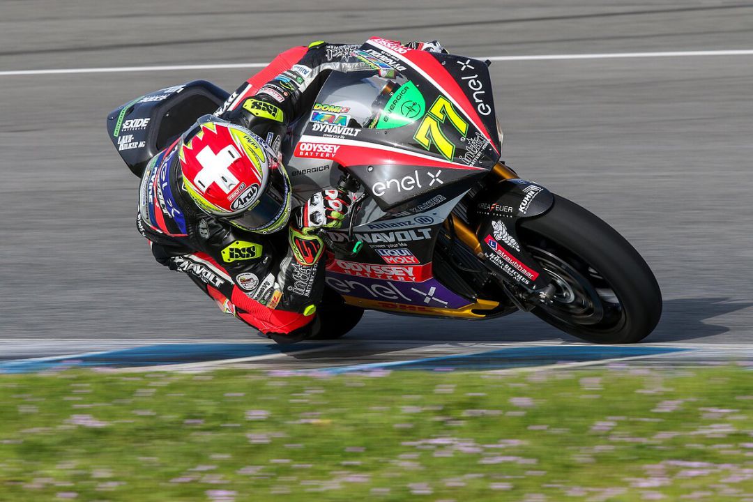 Dominique Aegerter este martes rodando en el Circuito Dominique Aegerter este martes rodando en el Circuito