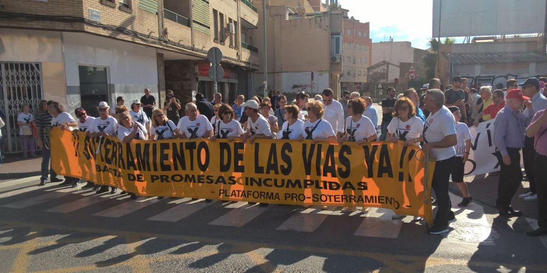 Imagen de la Plataforma Prosoterramiento en una de las manifestaciones para exigir la llegada del AVE bajo tierra Imagen de la Plataforma Prosoterramiento en una de las manifestaciones para exigir la llegada del AVE bajo tierra