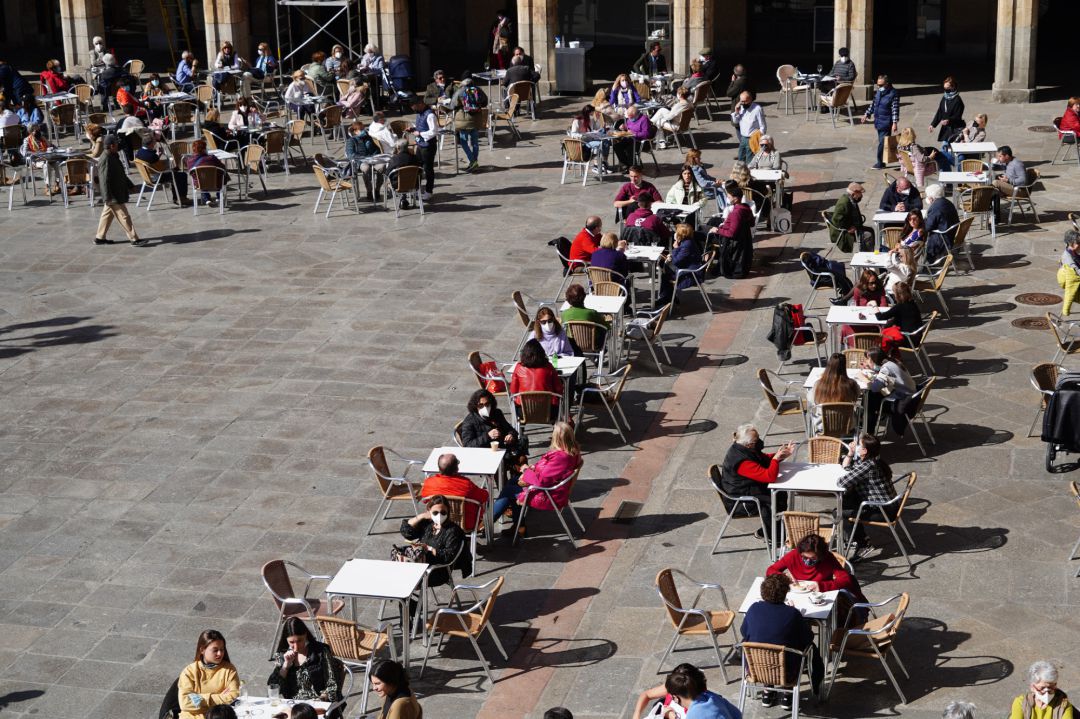 Imagen de una terraza hostelera en Salamanca Imagen de una terraza hostelera en Salamanca