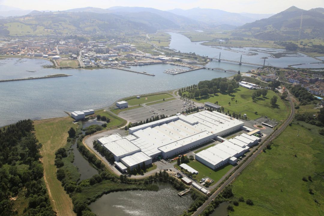 Archivo - Foto aéresa de la fábrica de SEG Automotive Spain en Treto Archivo - Foto aéresa de la fábrica de SEG Automotive Spain en Treto