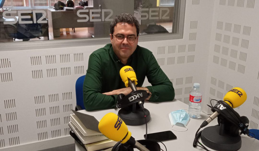 Juan José García, en los estudios de Radio Puertollano Cadena SER Juan José García, en los estudios de Radio Puertollano Cadena SER