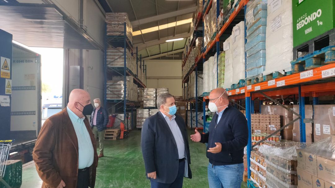 Inicio en Bancosol de Málaga de la distribución de alimentos a las organizaciones asociadas de reparto correspondiente a la 3ª Fase del Programa de Ayuda Alimentaria Inicio en Bancosol de Málaga de la distribución de alimentos a las organizaciones asociadas de reparto correspondiente a la 3ª Fase del Programa de Ayuda Alimentaria