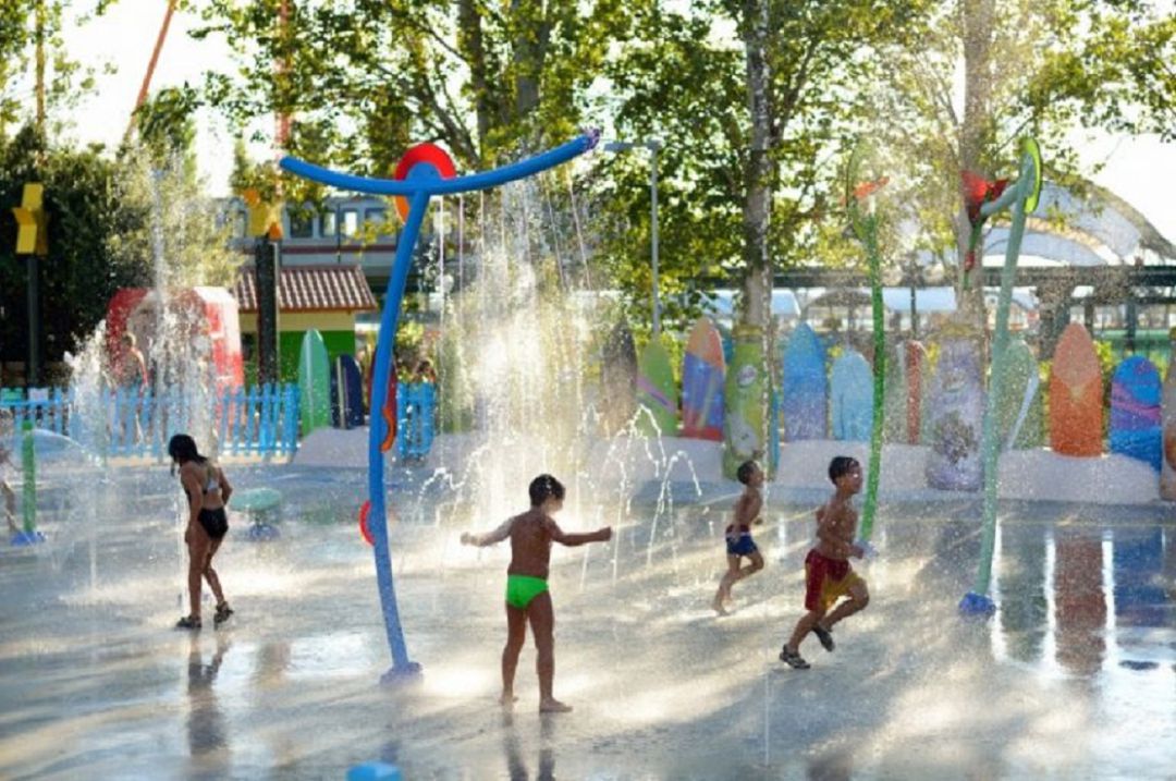 Imagen de un parque de agua. Imagen de un parque de agua.