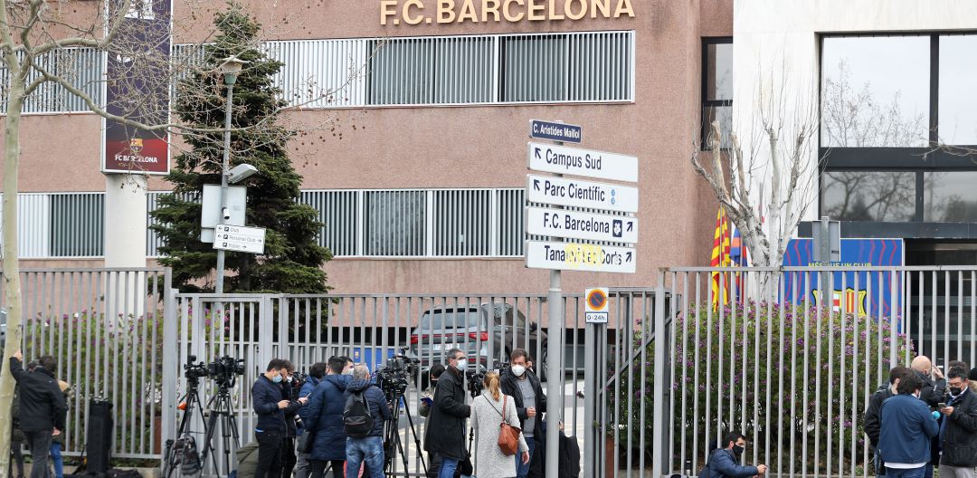 Las oficinas del Barcelona, durante las horas en las que fueron registradas por los Mossos Las oficinas del Barcelona, durante las horas en las que fueron registradas por los Mossos