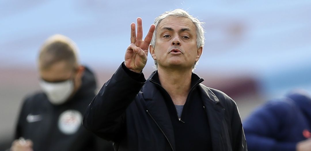 José Mourinho, durante un partido de la presente temporada con el Tottenham José Mourinho, durante un partido de la presente temporada con el Tottenham