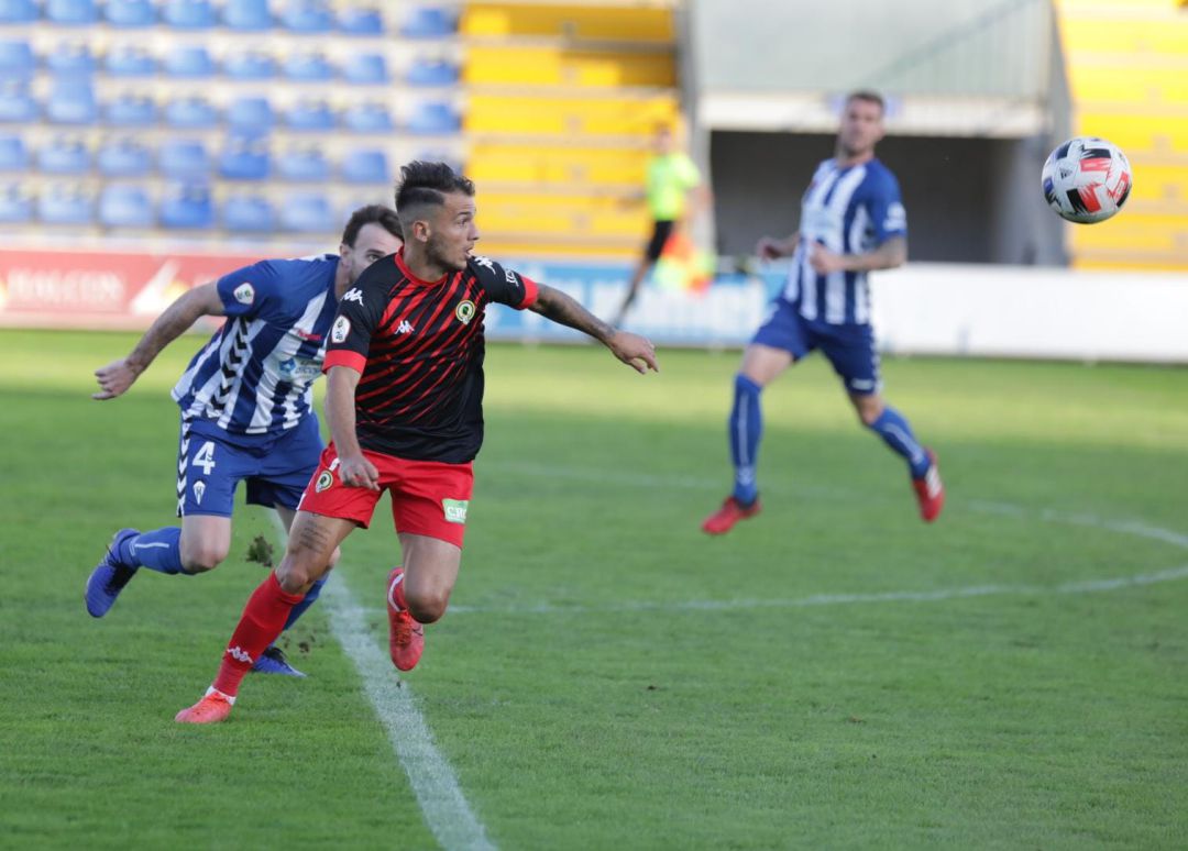 Borja Martínez, ante el Alcoyano Borja Martínez, ante el Alcoyano