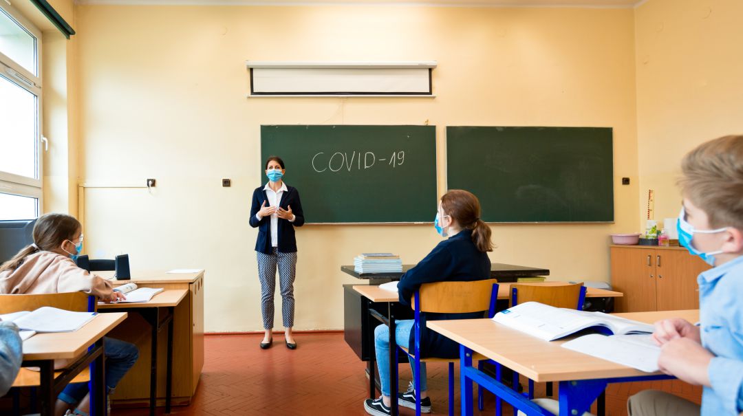 Canarias, entre las comunidades que más tarde vacunarán a los docentes Canarias, entre las comunidades que más tarde vacunarán a los docentes