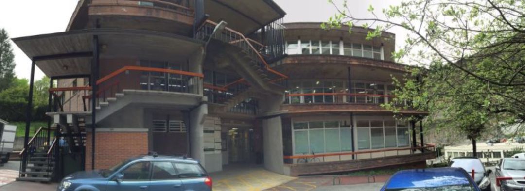 La entrada a la Uni Eibar-Ermua La entrada a la Uni Eibar-Ermua
