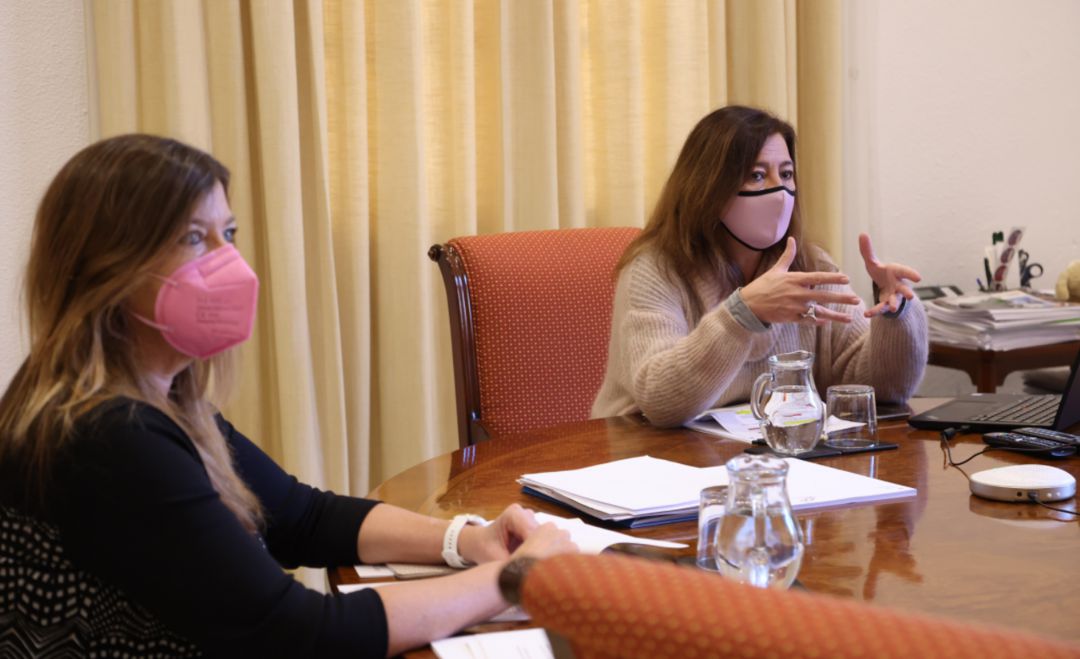 Gómez junto con la presidenta del Govern,Francina Armengol Gómez junto con la presidenta del Govern,Francina Armengol