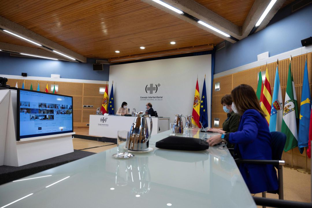 La ministra de Sanidad, Carolina Darias, y el ministro de Política Territorial y Función Pública, Miquel Iceta, durante el Consejo Interterritorial del Sistema Nacional de Salud, esta tarde en Madrid
La ministra de Sanidad, Carolina Darias, y el ministro de Política Territorial y Función Pública, Miquel Iceta, durante el Consejo Interterritorial del Sistema Nacional de Salud, esta tarde en Madrid