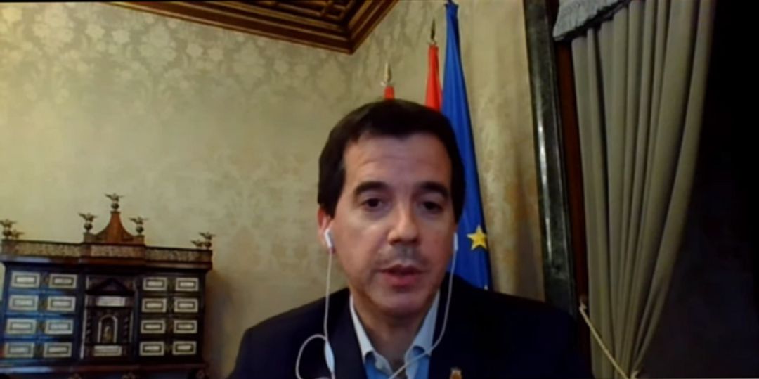 El consejero de Desarrollo Económico del Gobierno de Navarra, Mikel Irujo, durante su intervención en la presentación del congreso BioSpain que se celebrará en Pamplona a partir del 29 de septiembre. El consejero de Desarrollo Económico del Gobierno de Navarra, Mikel Irujo, durante su intervención en la presentación del congreso BioSpain que se celebrará en Pamplona a partir del 29 de septiembre.