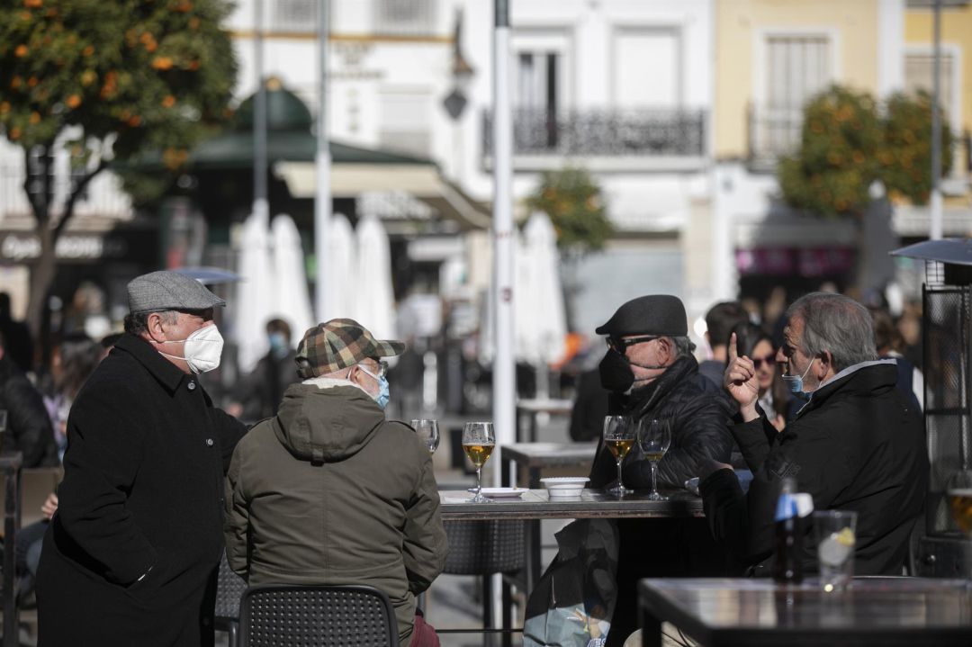 Imagen de la terraza de un bar en Sevilla Imagen de la terraza de un bar en Sevilla