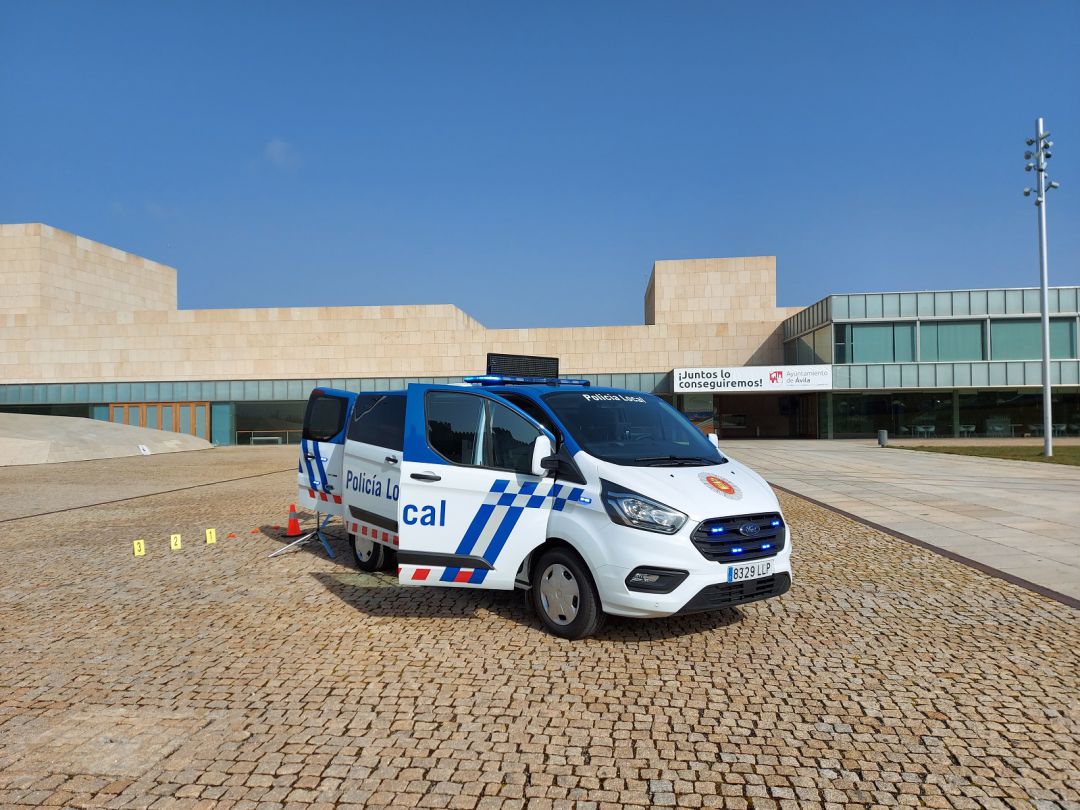 La Policía Local cuenta con un nuevo vehículo La Policía Local cuenta con un nuevo vehículo