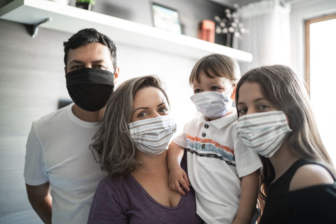 Las mascarillas de tela deben de tener unos requisitos para ser efectivas. Las mascarillas de tela deben de tener unos requisitos para ser efectivas.