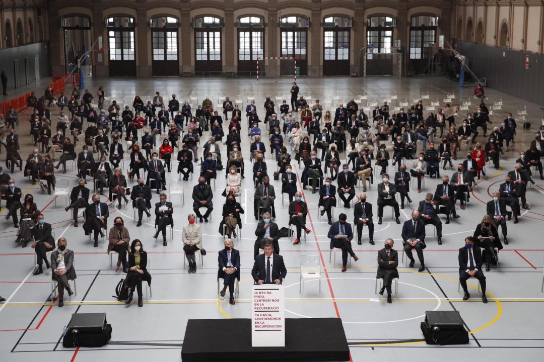 El presidente de la Pimec, Antonio Cañete, durante su intervención en el acto celebrado hoy por el mundo empresarial catalán en Barcelona contra la violencia en las calles. El presidente de la Pimec, Antonio Cañete, durante su intervención en el acto celebrado hoy por el mundo empresarial catalán en Barcelona contra la violencia en las calles.