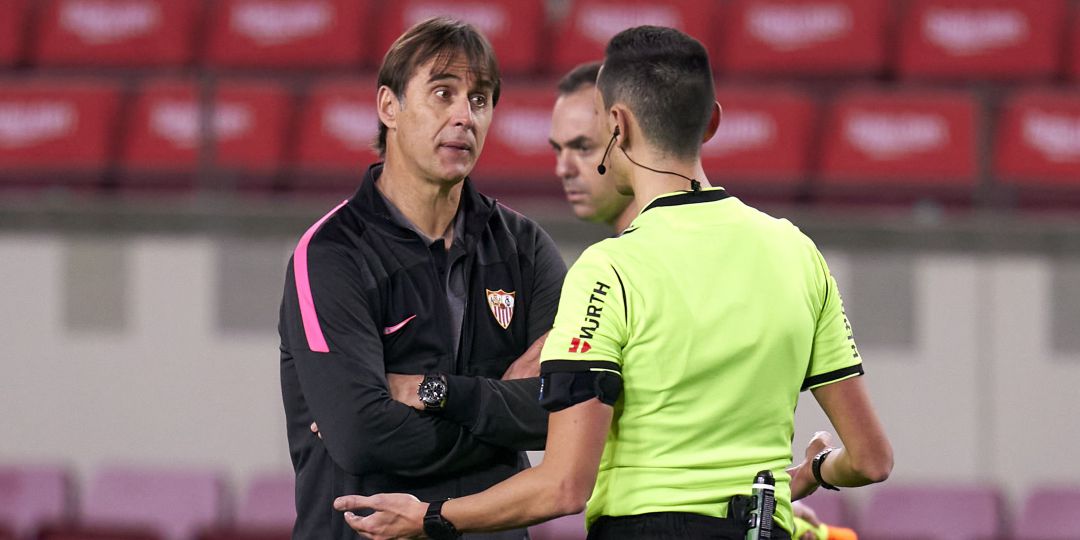 Julen Lopetegui conversa con Sánchez Martínez tras el partido Julen Lopetegui conversa con Sánchez Martínez tras el partido