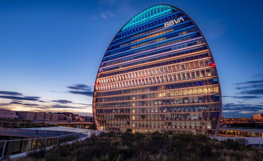 Sede de BBVA en Madrid, edificio La Vela. Sede de BBVA en Madrid, edificio La Vela.