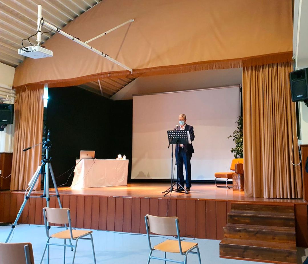 El conseller d'Economia, el murer Rafa Climent durant la seua intervenció de clausura de la primera sessió d'aquestes jornades El conseller d'Economia, el murer Rafa Climent durant la seua intervenció de clausura de la primera sessió d'aquestes jornades
