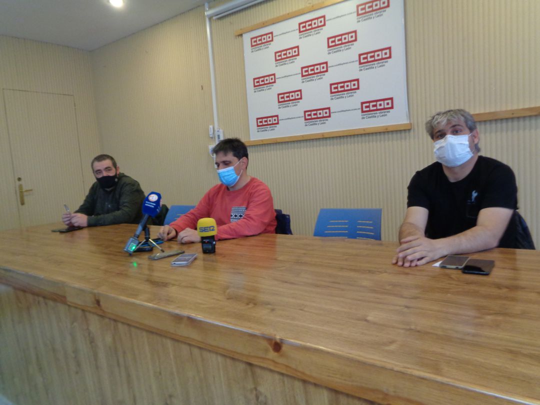 Octavio Álvaro, en primer plano, con Jorge Melero, en el centro, e Ignacio Léniz, a la izquierda Octavio Álvaro, en primer plano, con Jorge Melero, en el centro, e Ignacio Léniz, a la izquierda